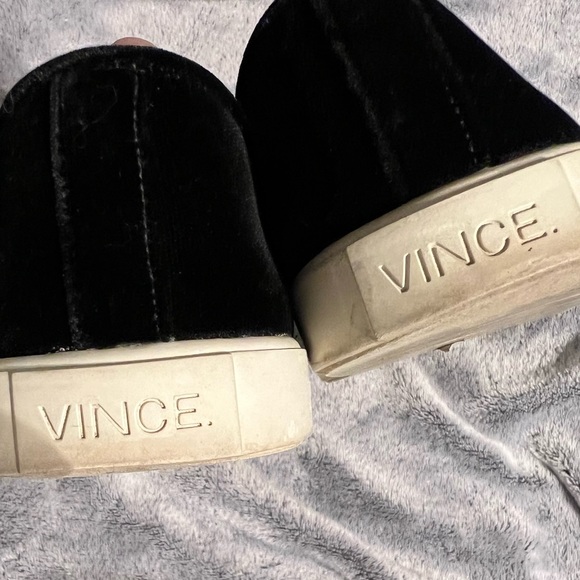 VINCE Slip Ons - Picture 5 of 6